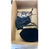 Image 3 : LOT OF GUESS PURSE, HANDBAGS AND CRIBBOARDS