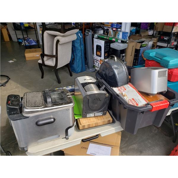 TOTE OF KITCHEN ITMES, APPLIANCES, BREAD MAKER, COFFEE MAKER, TOASTER, CUTTING BOARDS