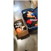 Image 1 : TOTE AND BOX OF HALLOWEEN DECOR