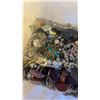 Image 8 : 2 BAGS JEWLERY AND JEWLERY PARTS