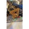 Image 3 : LARGE BAG OF JEWLERY AND JEWLERY PARTS