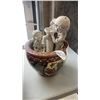 Image 3 : 2 PLANTERS AND GARDEN FIGURE