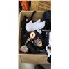 Image 2 : 3 BOXES OF HALLOWEEN DECOR