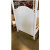 Image 8 : WHITE TWIN SIZE 4 POSTER BED FRAME
