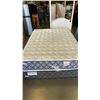 Image 1 : QUEEN SIZE OPTIMUM MATTRESS