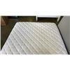 Image 2 : QUEEN SIZE KINGSDOWN MATTRESS