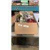 Image 1 : BOX OF TRAYS, DECORATIONS, GIFT BOX SET
