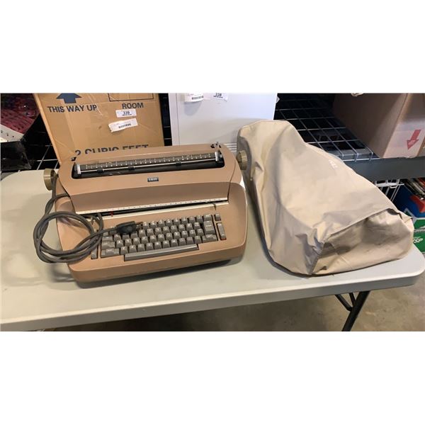 VINTAGE IBM ELECTRIC TYPEWRITER