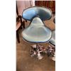 Image 2 : 2 MODERN GAS LIFT CHROME STOOLS