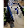 Image 2 : LOT OF BBQ TOOLS, VASE, JUG AND LUNCH COOLERS
