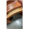 Image 8 : 7 DRAWER WOOD BOWED FRONT VANITY WITH MIRROR