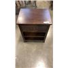 Image 1 : CARVED 1 DRAWER END TABLE