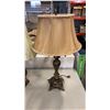 Image 2 : 3 VARIOUS TABLE LAMPS