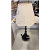 Image 8 : 3 VARIOUS TABLE LAMPS