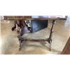 Image 2 : HALL TABLE