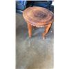 Image 2 : BOMBAY PALTNER STAND AND EASTERN WOOD PLANTER STAND