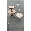 Image 1 : 2 TIER PARLOUR TABLE AND VINTAGE METAL CHAIR