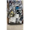 Image 3 : 40 NEW HAIR EXTENTION AND TRAY OF NEW EARRINGS