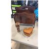 Image 2 : WOOD ENDTABLE, MAGAZINE RACK AND WINE RACK