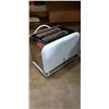 Image 3 : TOASTER, STEAMER AND SLOW COOKER