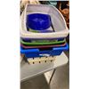 Image 4 : CAT DOME LITTER BOX AND PET TRAYS WITH PET CARRIER