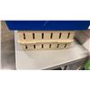 Image 5 : CAT DOME LITTER BOX AND PET TRAYS WITH PET CARRIER