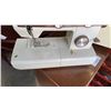 Image 3 : BROTHER SEWING MACHINE