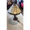 Image 4 : LEADED GLASS TABLE LAMP