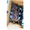 Image 4 : WOOD STORAGE BOX WITH CONTENTS