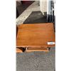 Image 3 : 2 MAPLE 1 DRAWER NIGHTSTANDS