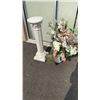 Image 1 : 33" CERAMIC PEDESTAL WITH VASE AND ARTIFICIAL FLOWERS