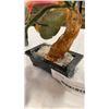 Image 3 : DARK GREEN, PINK, AND RED VINTAGE JADE BONSAI TREE