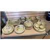 Image 1 : ROYAL WINTON ELEGANCE CHINA - 45 PIECES