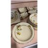 Image 3 : ROYAL WINTON ELEGANCE CHINA - 45 PIECES