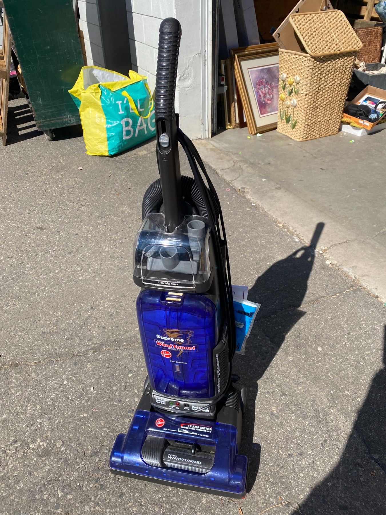 Hoover wind tunnel vacuum