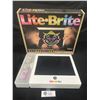 Image 1 : Hasbro Lite-Brite Childrens Set (Vintage)