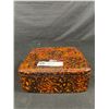 Image 3 : 7.5" x 7.5.x3" Laquer Lidded Box