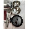 Image 2 : Kitchen Lot
