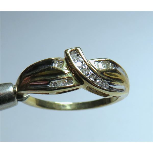 10k YG Diamond Bow Design Ring
