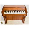 Image 1 : 1960'S WOOD PIANO BREVETTATO MADE IN ITALY