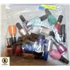 Image 1 : 17 BOTTLES OF NAIL POLISH