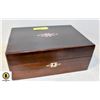Image 1 : ANTIQUE MOTHER OF PEARL INLAID ROSEWOOD LARGE BOX