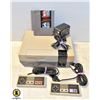 Image 1 : ORIGINAL NINTENDO WITH SUPER MARIO BROS & DUCK