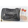 Image 1 : CAT CARRIER AND CAT TOY