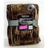 Image 1 : 60" X 80" VELVET SOFT OVERSIZED THROW