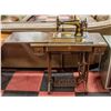 Image 1 : 1911 PATENTED ANTIQUE PEDDLE SINGER SEWING MACHINE