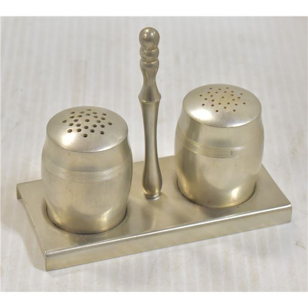 ROYAL HOLLAND PEWTER S/P SHAKER SET