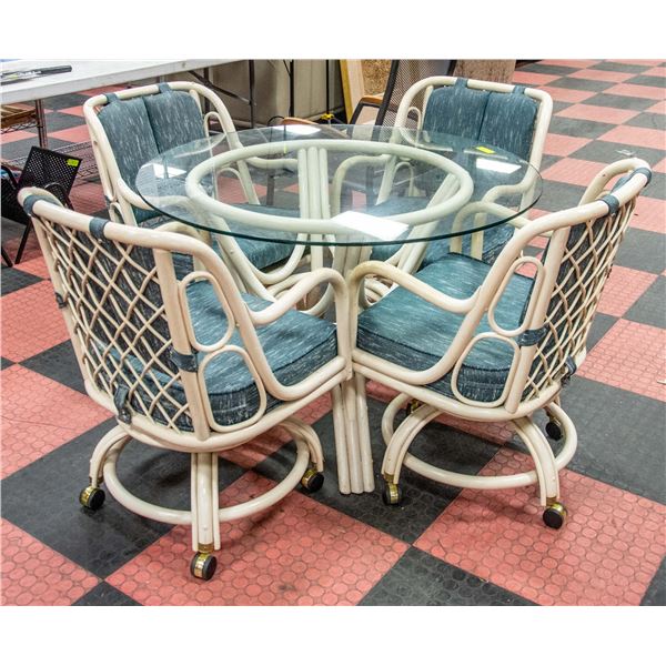 SOLID TABLE, 4 CHAIRS/CUSHIONS (SWIVEL WHEELS)