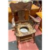 Image 1 : ANTIQUE WOOD CHAMBER POT STYLE CHAIR