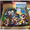 BOX WITH THOUSANDS OF LEGO PIECES INCL.